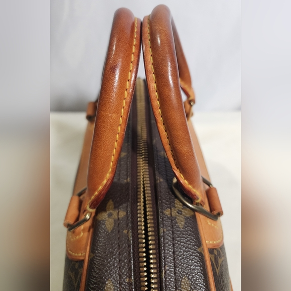 Louis Vuitton Trouville. Minor dryness on vachetta. Light signs of use handles. - Picture 8 of 14